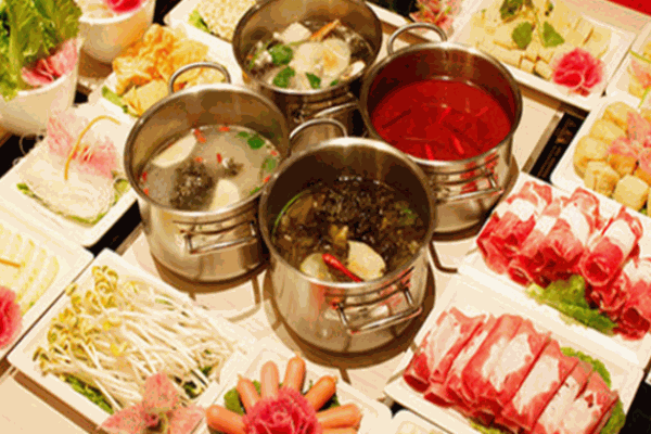 羊小二旋转小火锅